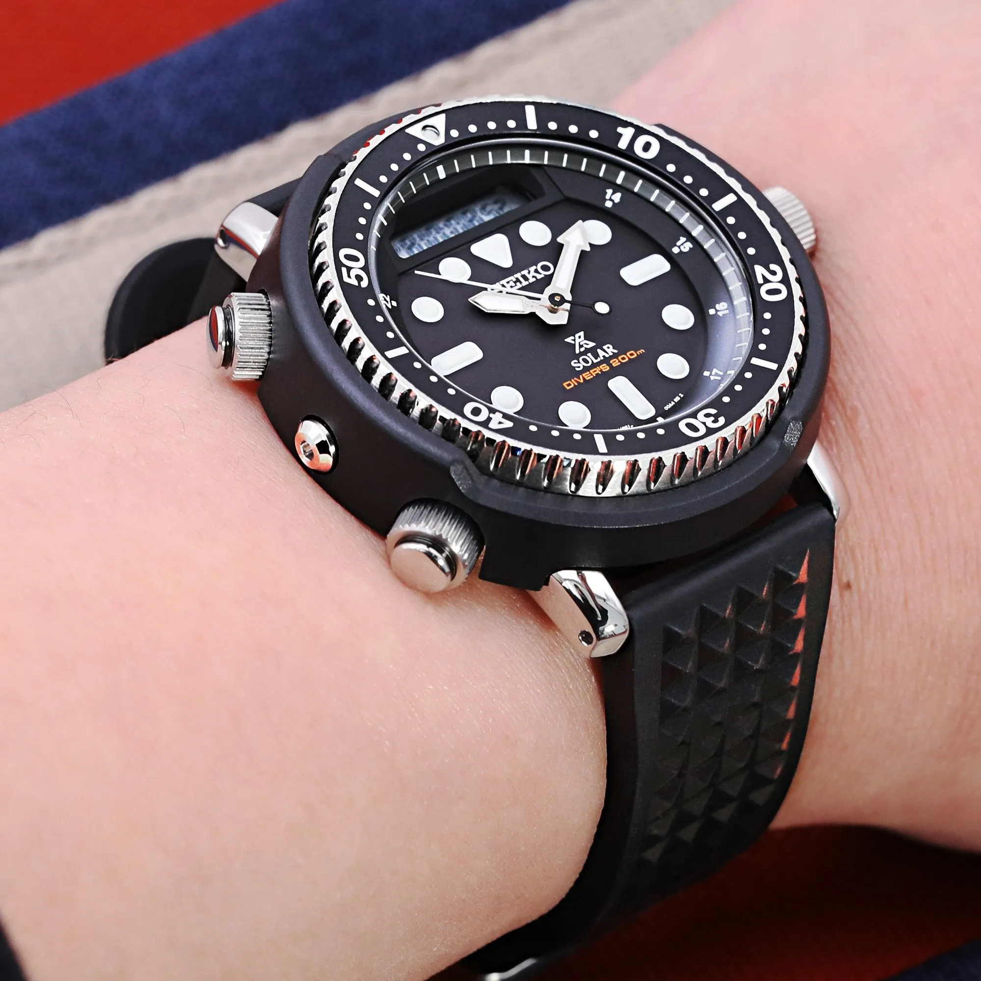 Chaffle Black FKM Rubber watch strap, 19mm to 22mm